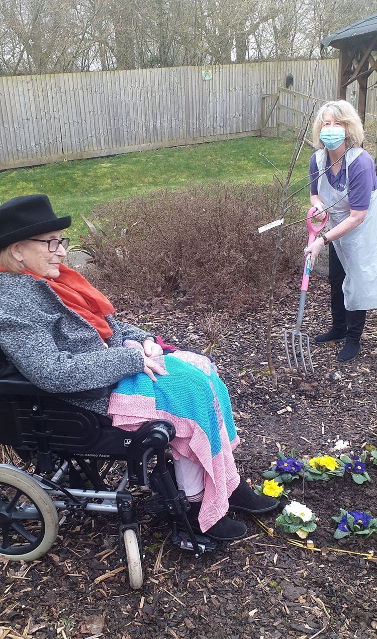 An apple a day - Eye care home receives special donation